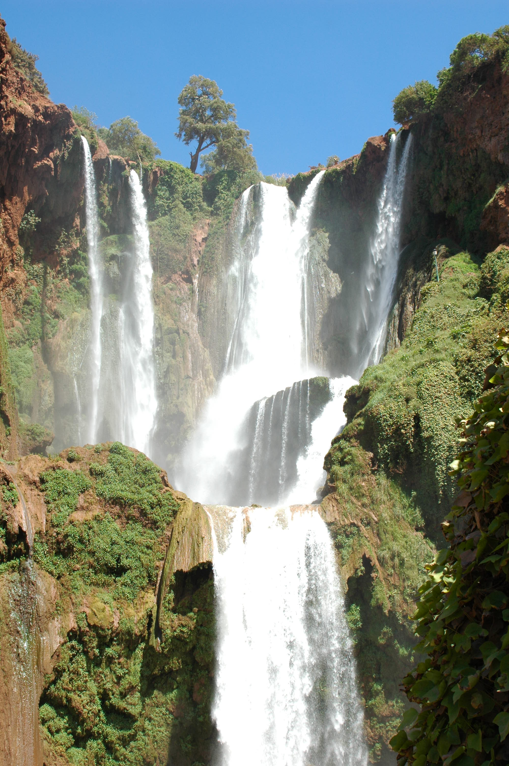 Las cascadas de Ouzoud y puente natural de Imi n Ifri